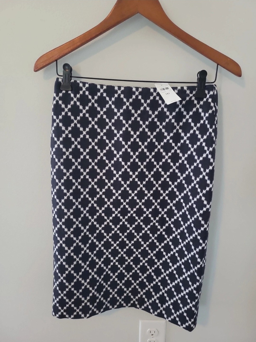 Ann Taylor Navy and White Lattice Pencil Skirt